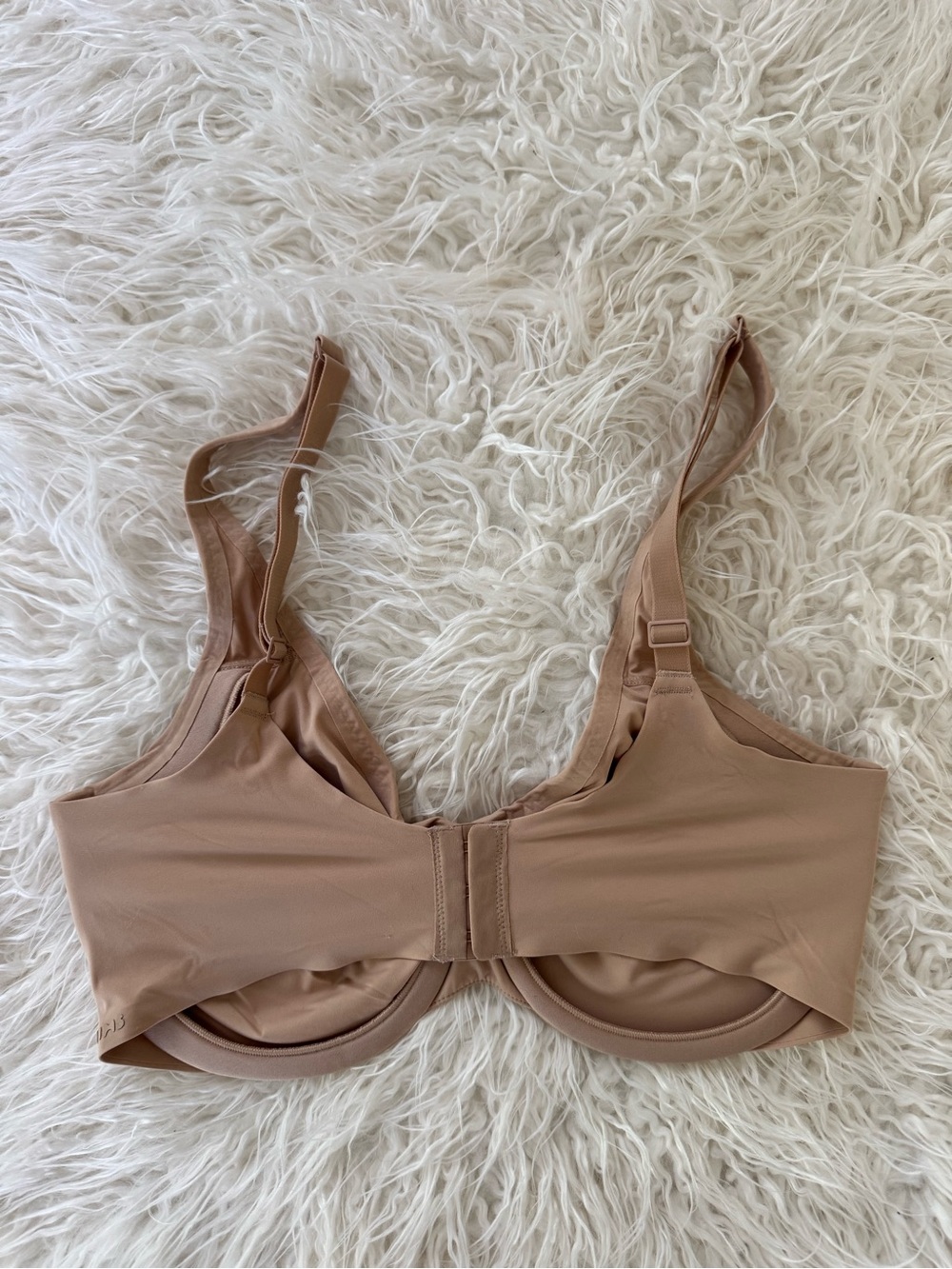 SKIMS Smoothing Intimates Unlined Minimizer Bra - Color: CLAY - Picture 12 of 16